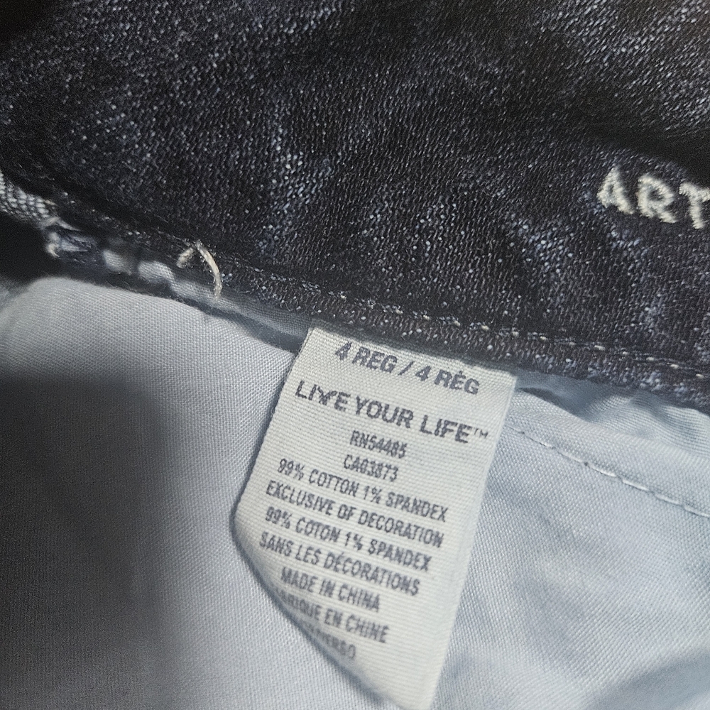Classic Dark Blue Women’s Jeans - Comfortable Everyday Fit - Picture 3 of 9